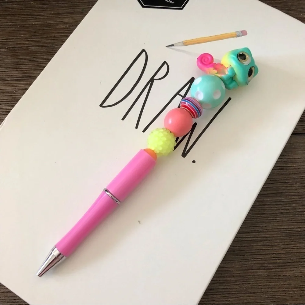 Disney Doorables: Tangled: Rainbow Pascal handmade beaded pen